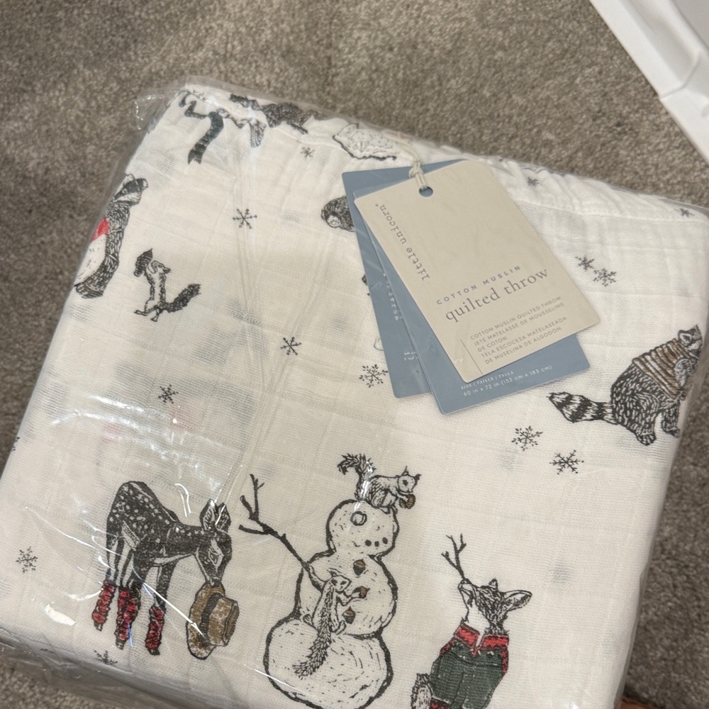 Cotton Muslin Holiday Throw with Animal Design